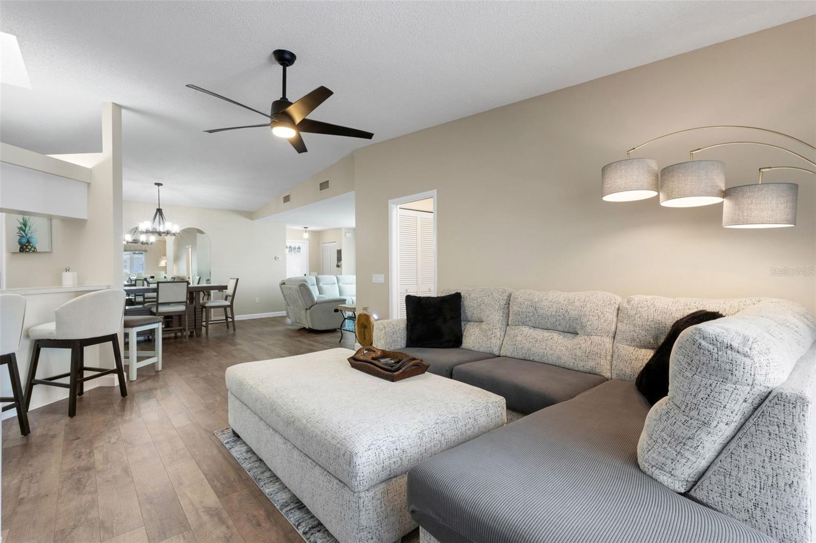 Image 14 of 50 For 5621 Garden Lakes Palm