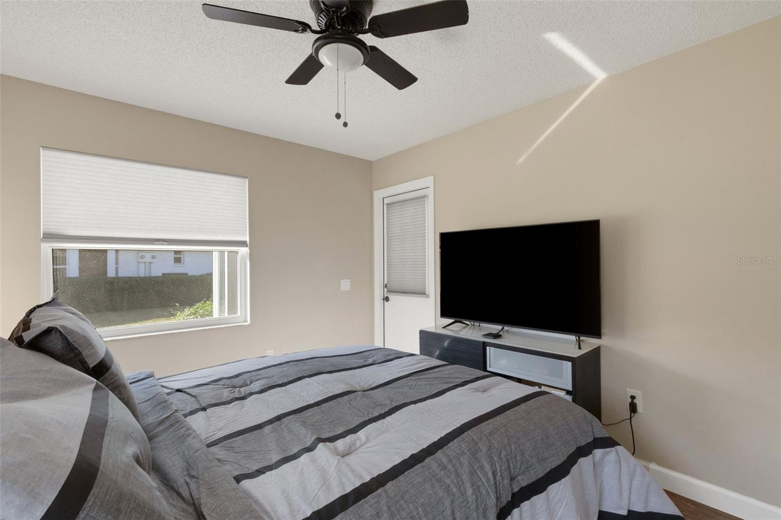 Image 33 of 50 For 5621 Garden Lakes Palm