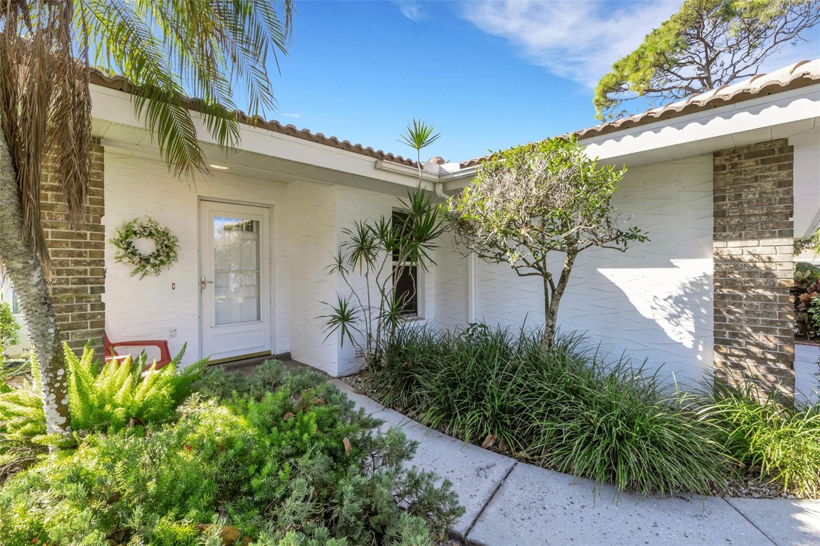 Image 40 of 50 For 5621 Garden Lakes Palm