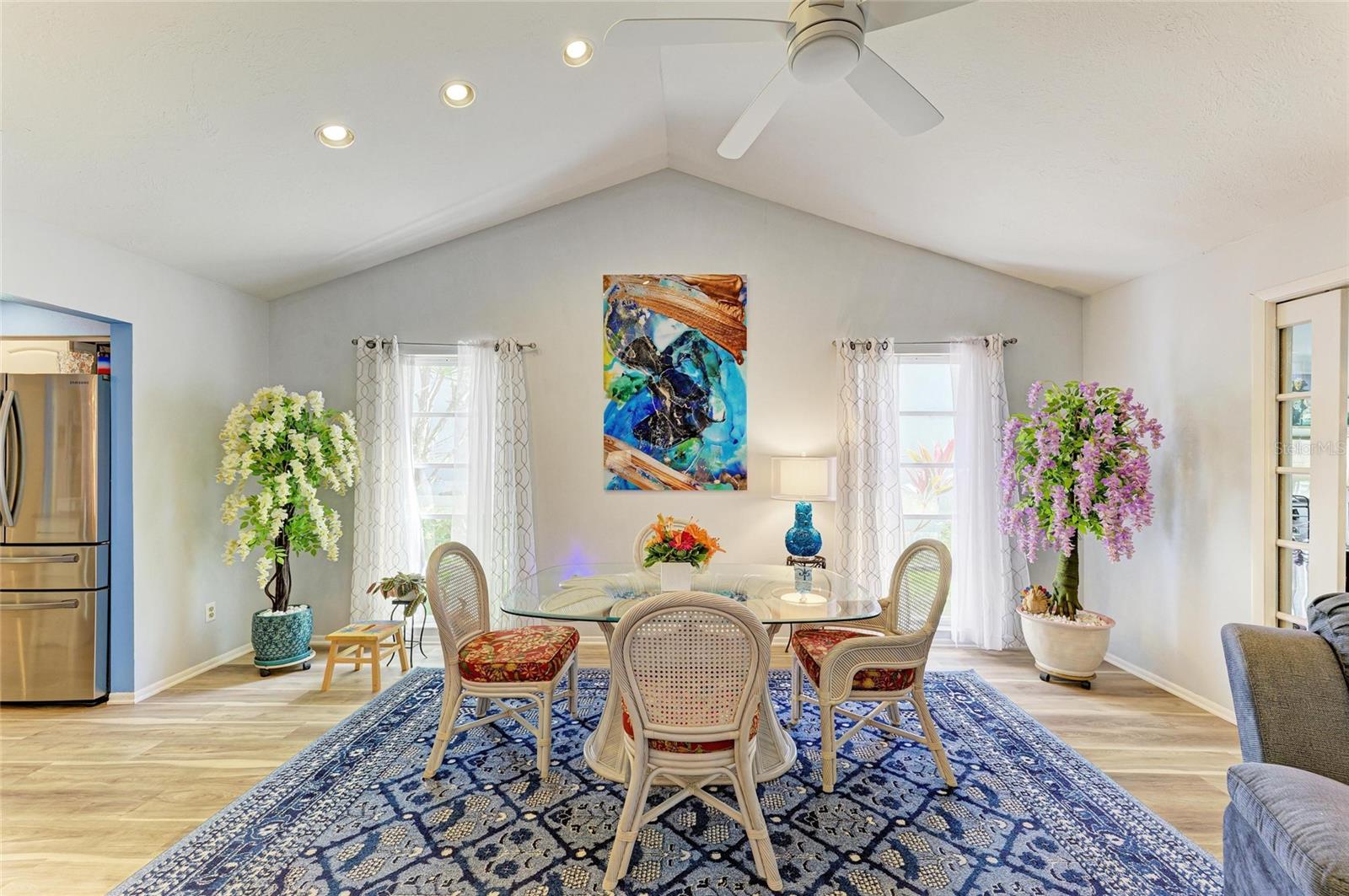 Image 16 of 38 For 7287 Eleanor Circle