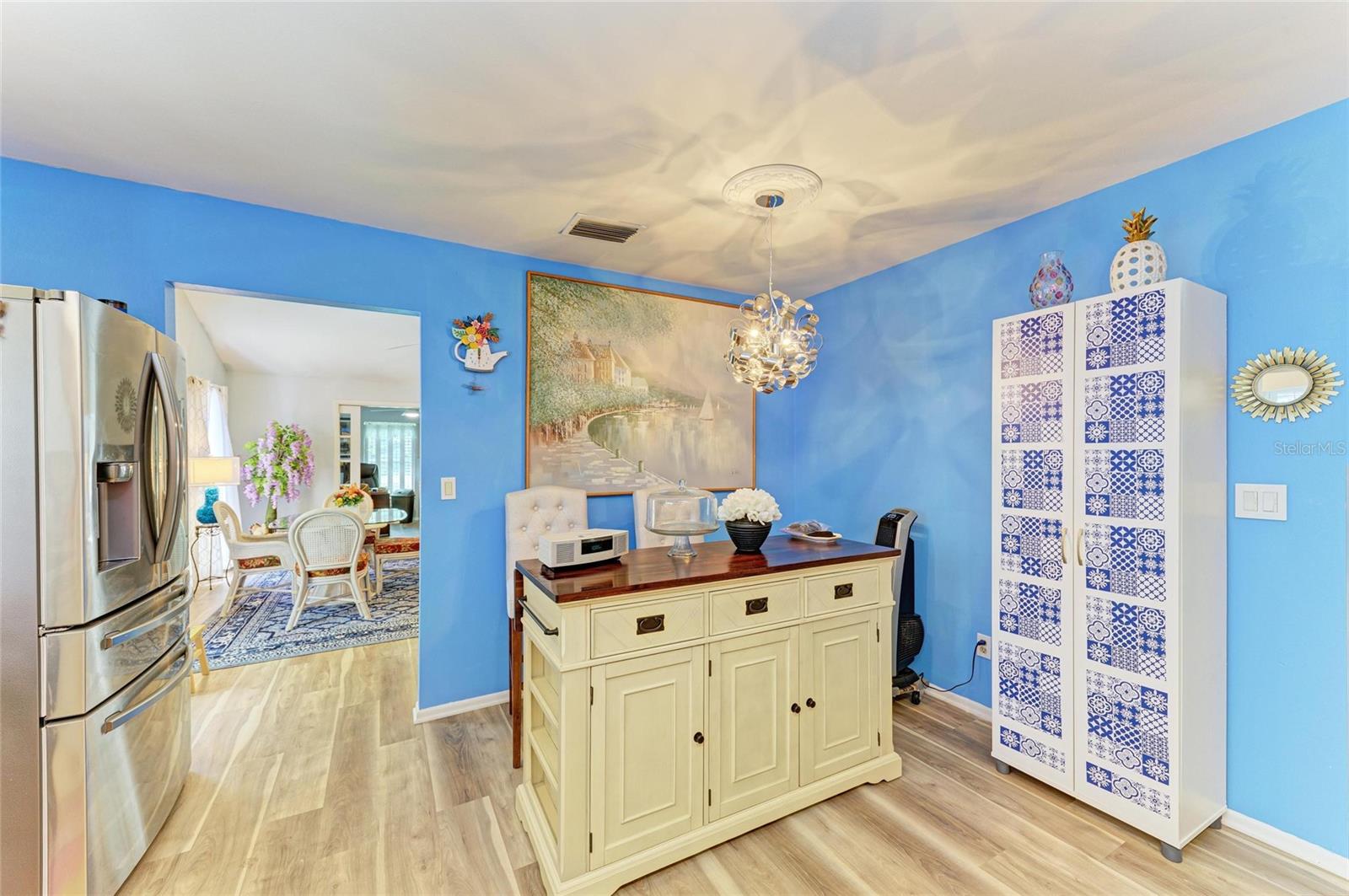 Image 20 of 38 For 7287 Eleanor Circle