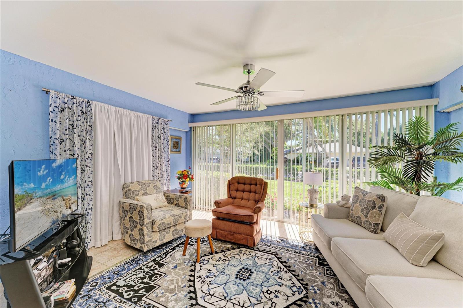 Image 33 of 38 For 7287 Eleanor Circle