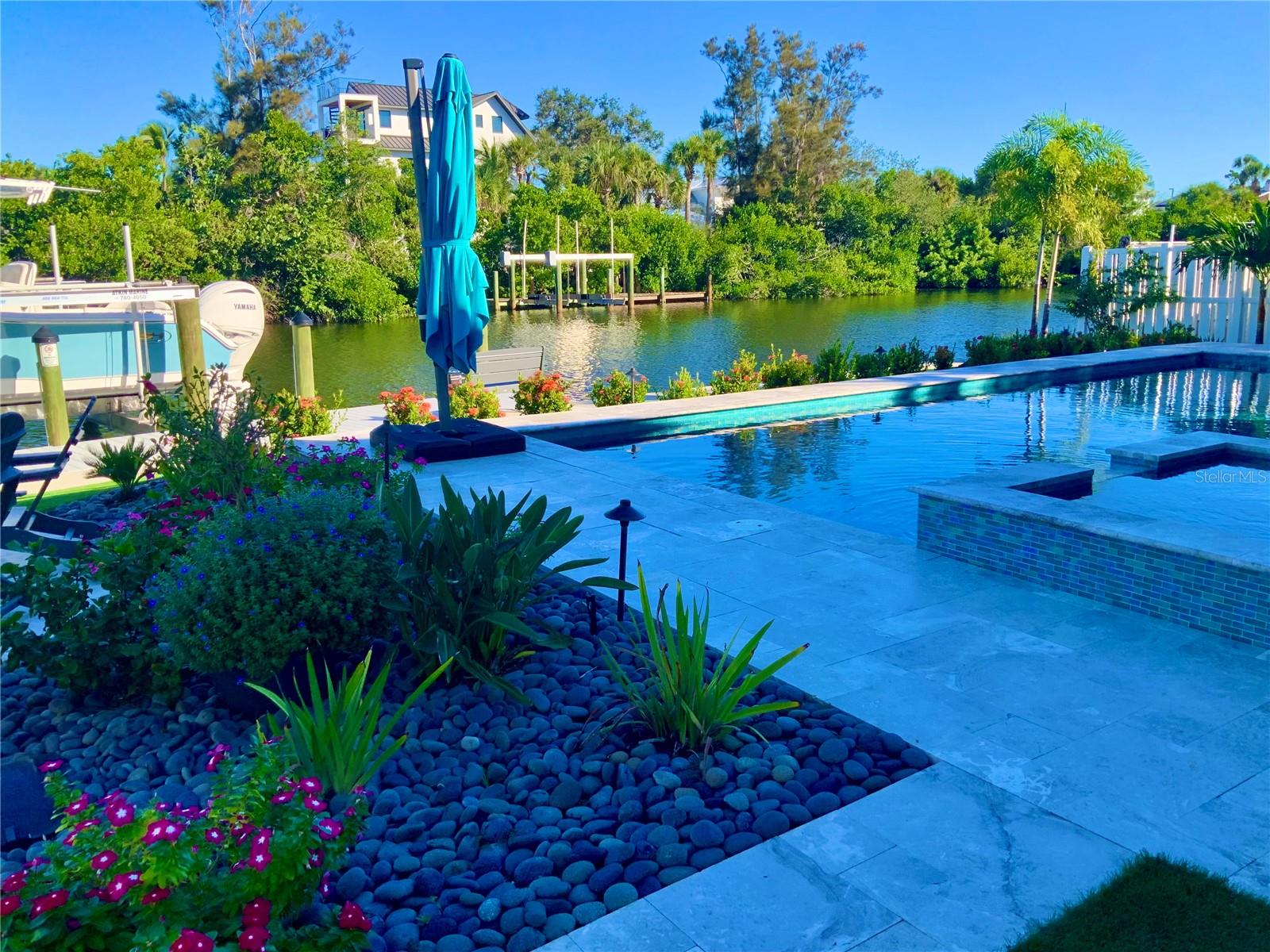 Details for 262 Island Circle, SARASOTA, FL 34242