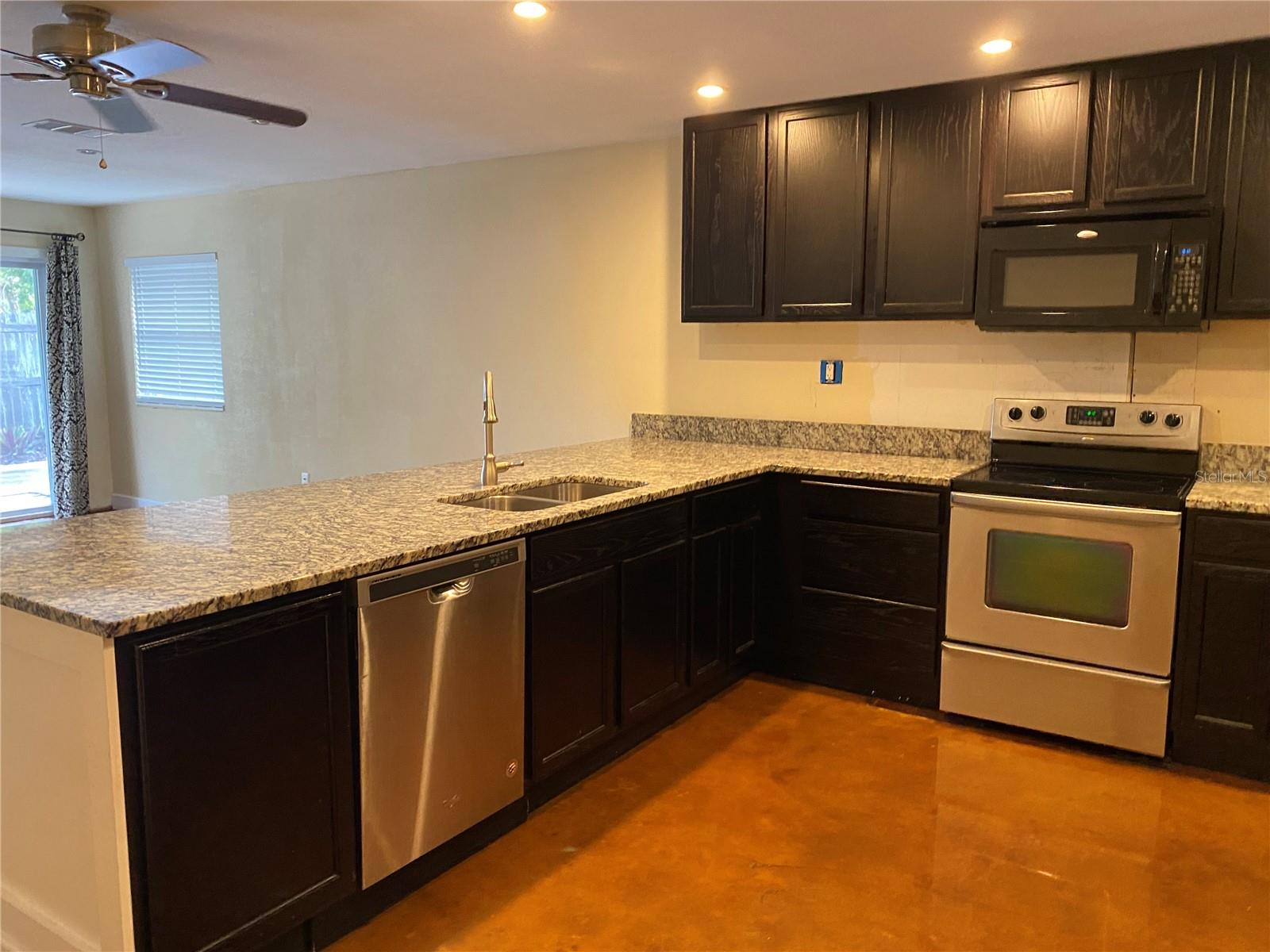 Image 3 of 20 For 2133 Bougainvillea Street