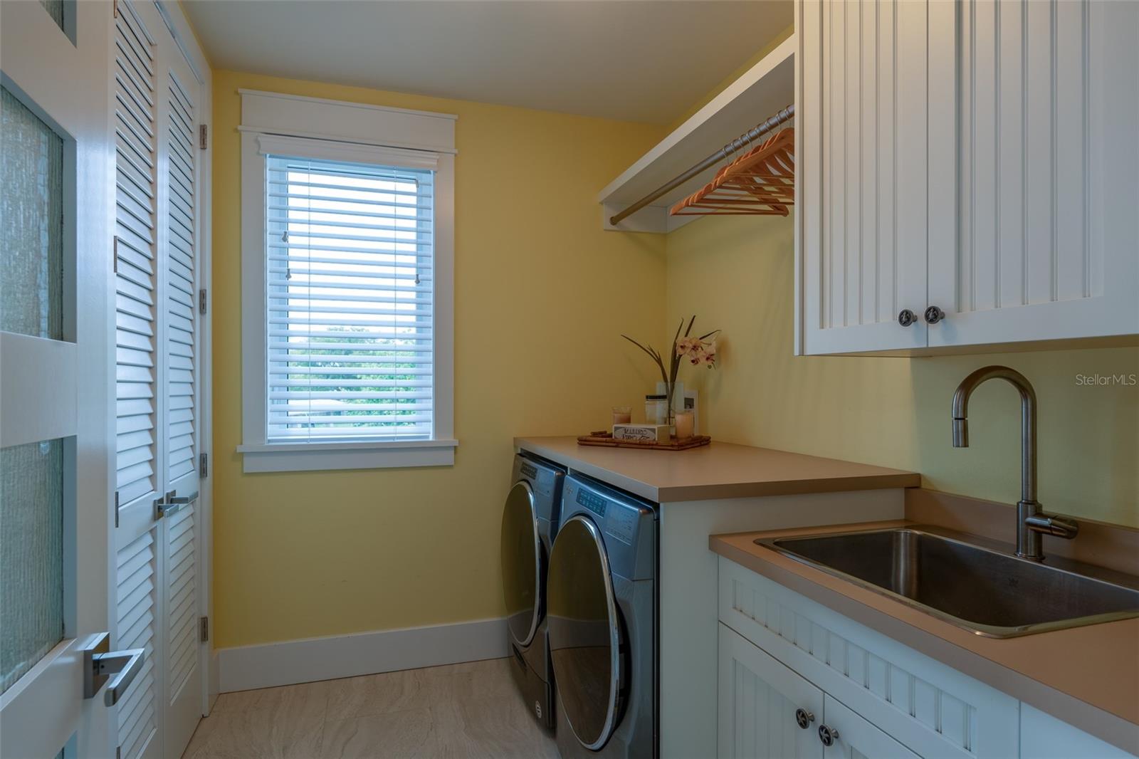 Image 30 of 70 For 242 Oak Avenue