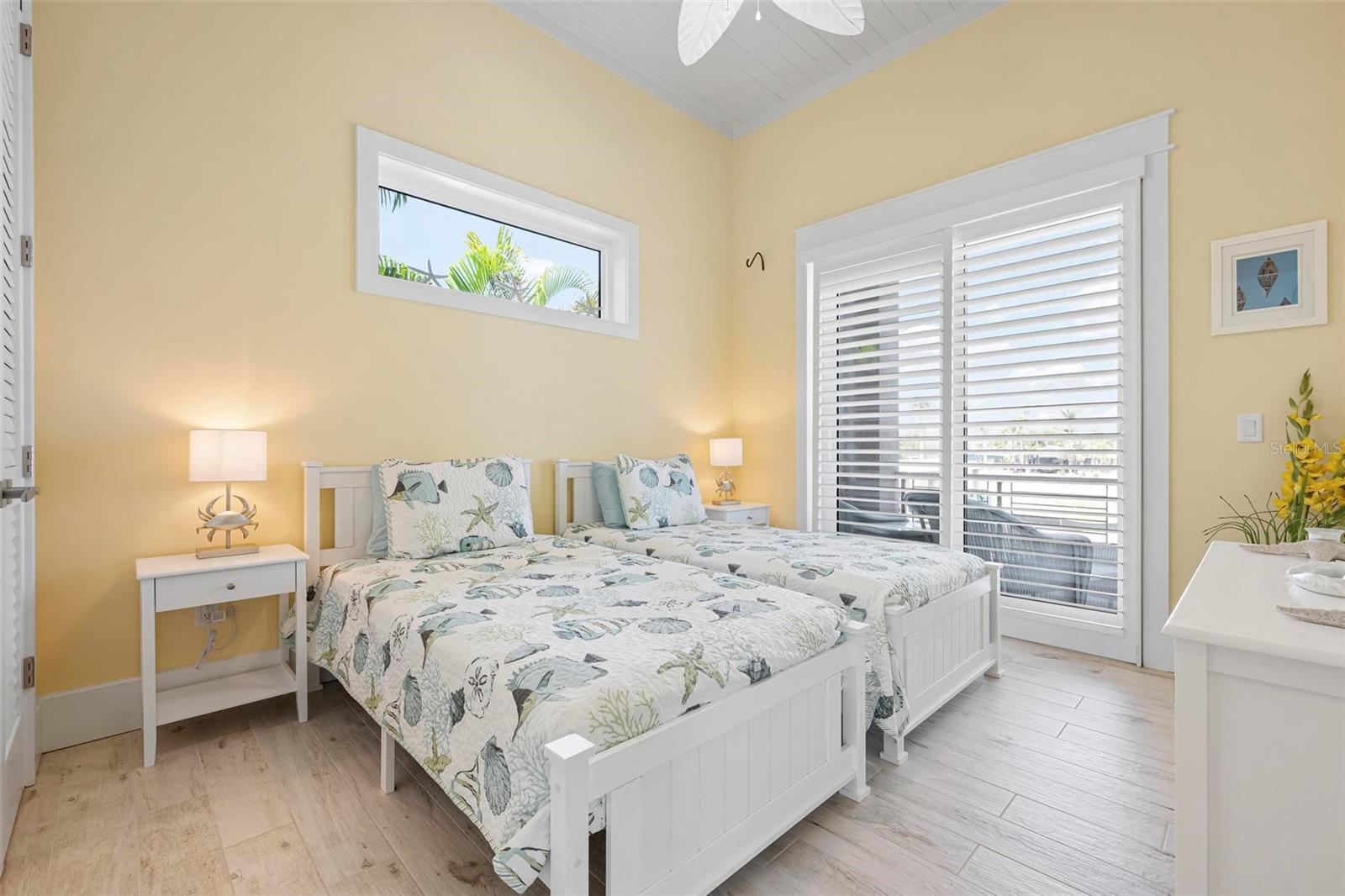 Image 33 of 70 For 242 Oak Avenue