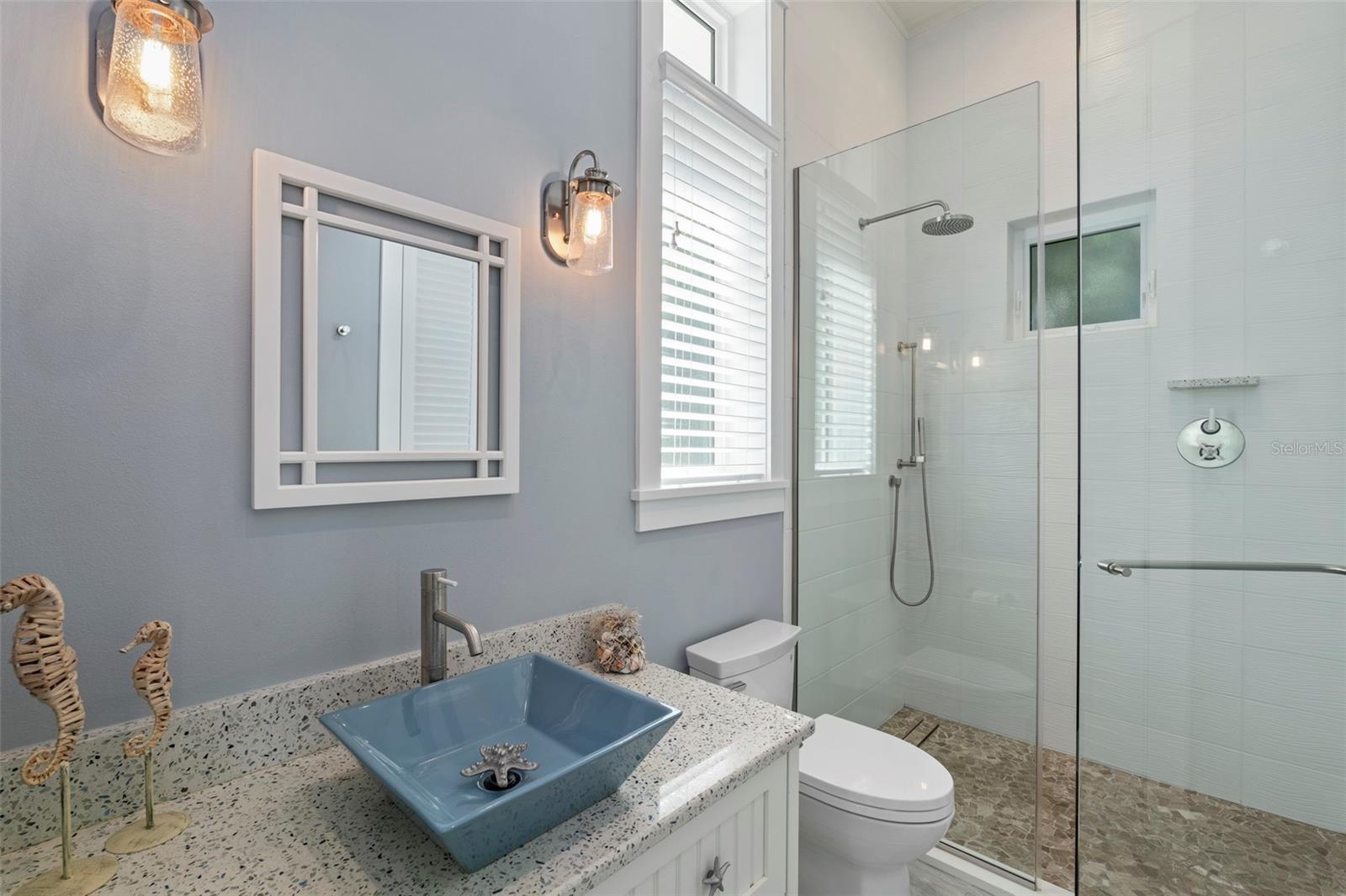Image 37 of 70 For 242 Oak Avenue
