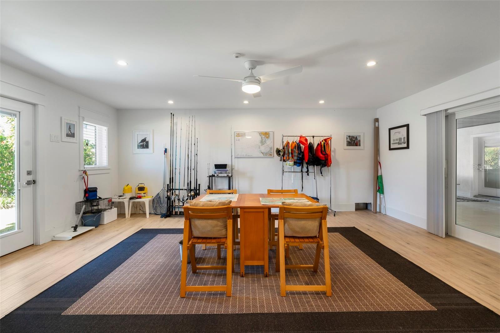 Image 41 of 70 For 242 Oak Avenue