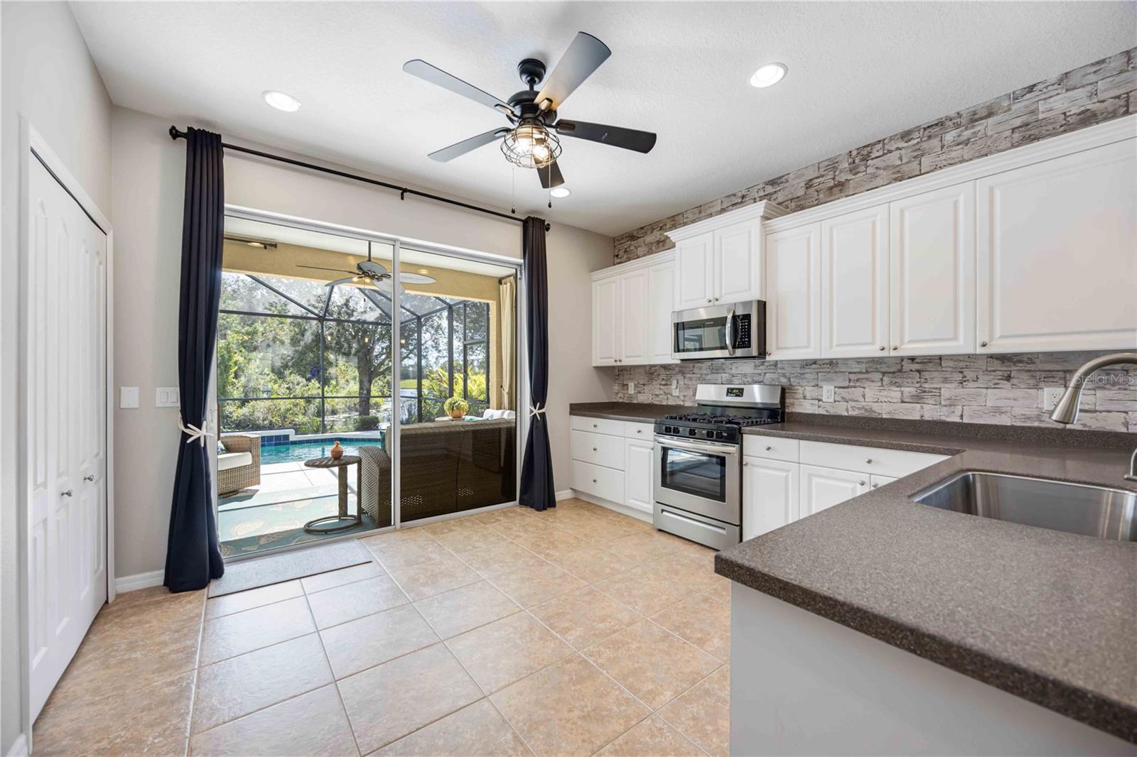 Image 13 of 57 For 11244 White Rock Terrace