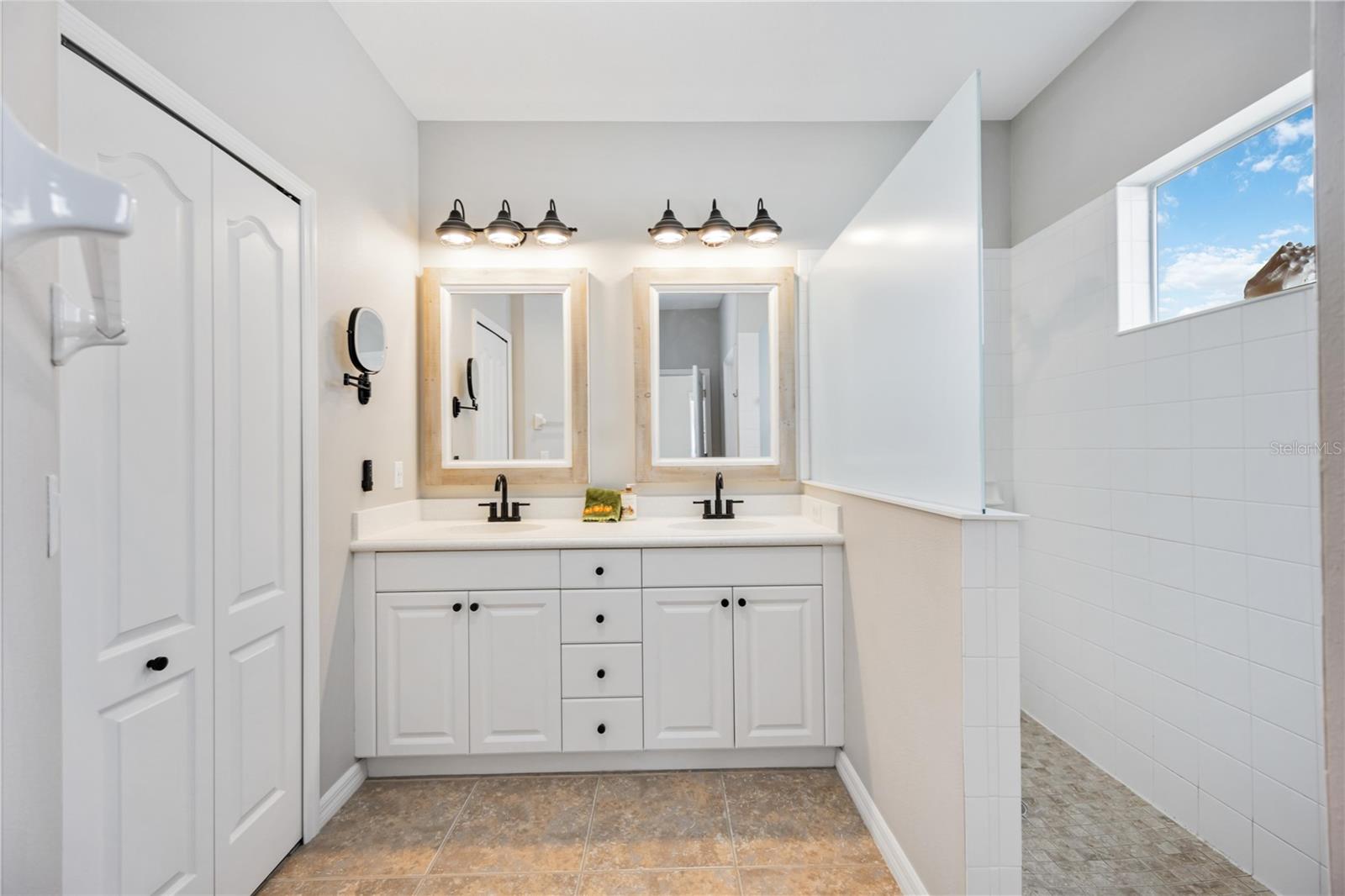 Image 20 of 57 For 11244 White Rock Terrace