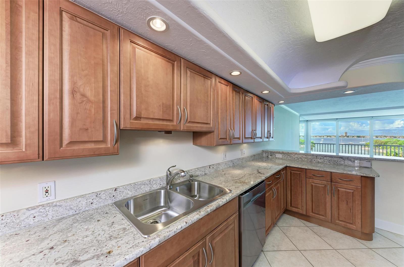 Image 12 of 53 For 435 Gulfstream Avenue 703