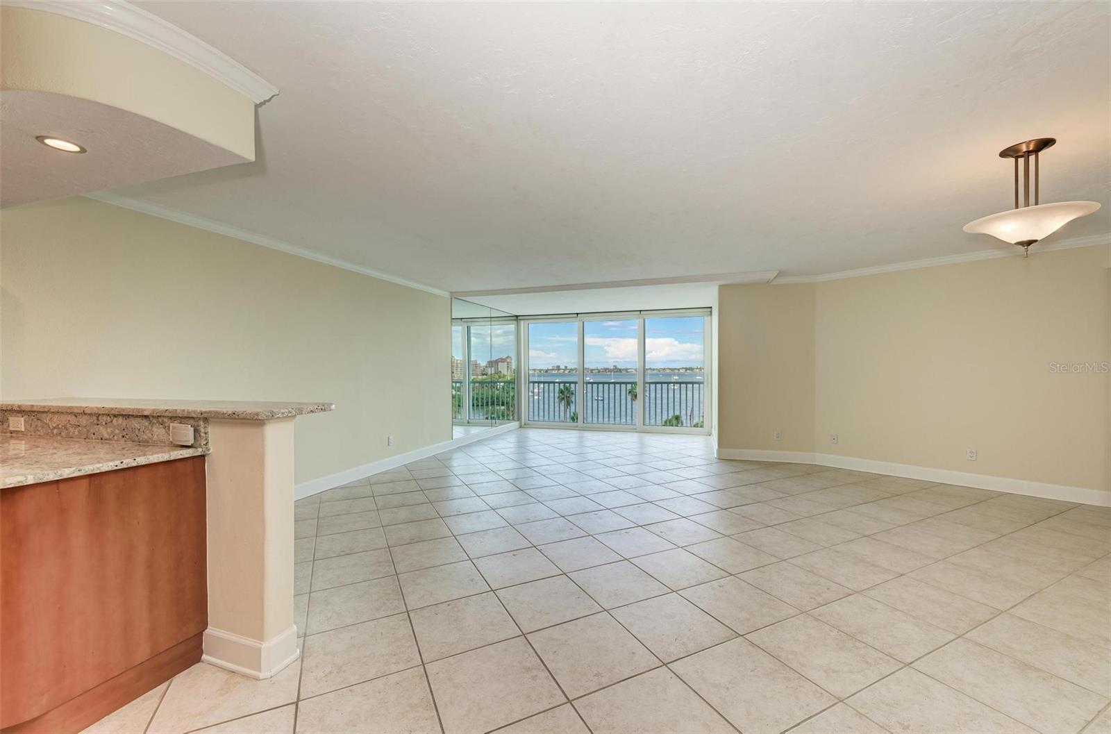 Image 13 of 53 For 435 Gulfstream Avenue 703
