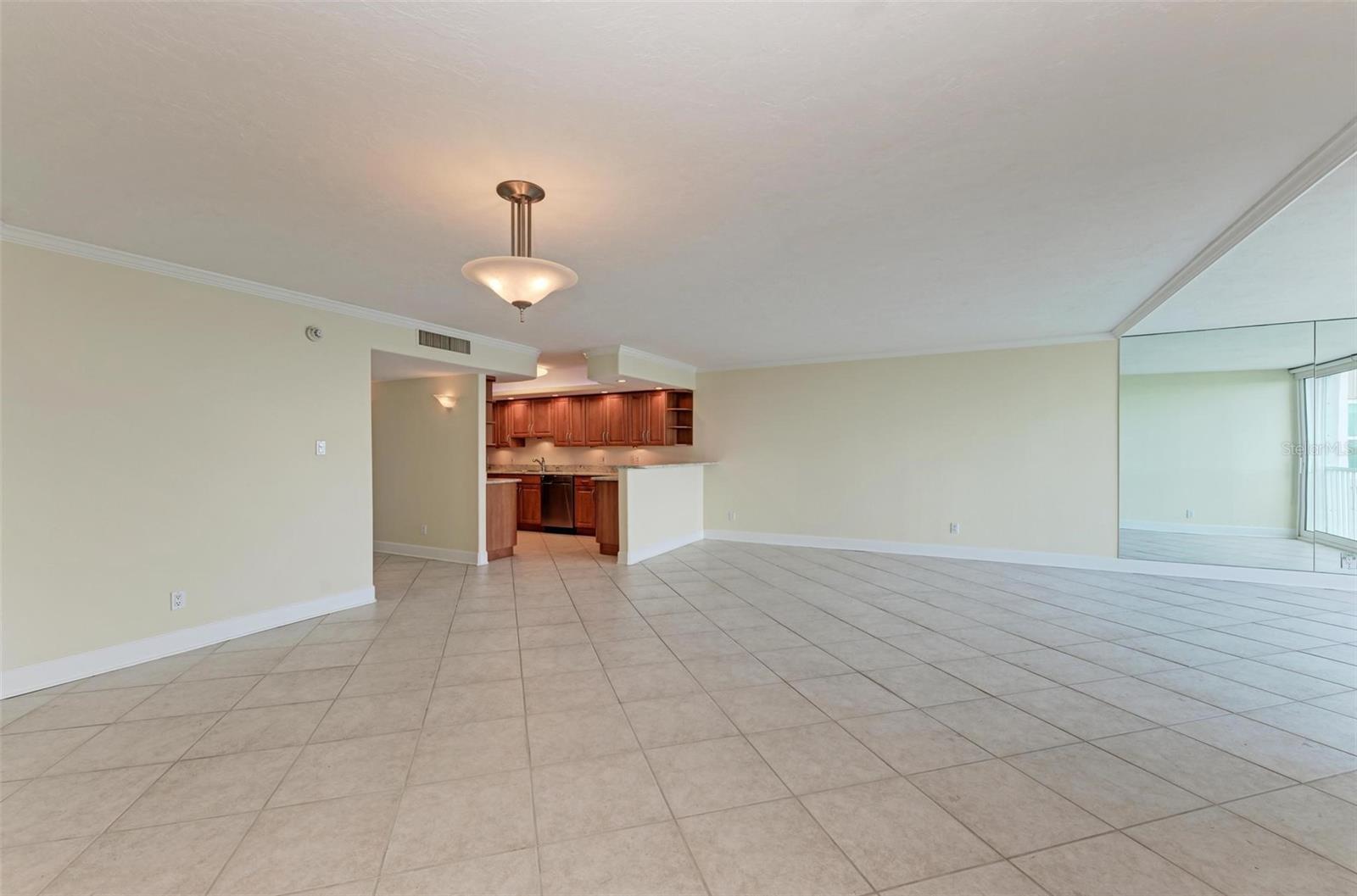 Image 18 of 53 For 435 Gulfstream Avenue 703