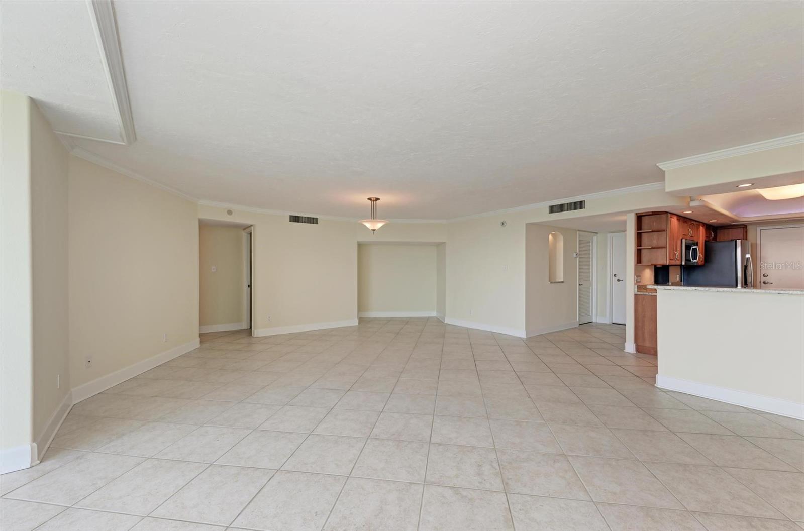 Image 21 of 53 For 435 Gulfstream Avenue 703