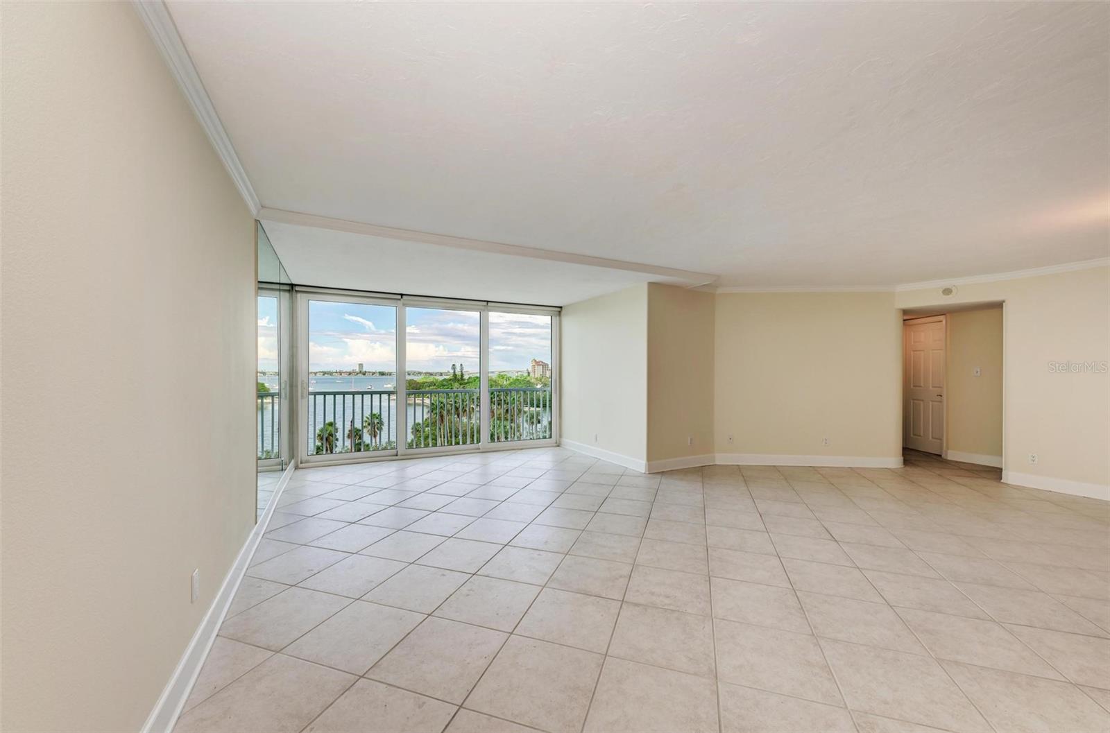 Image 22 of 53 For 435 Gulfstream Avenue 703