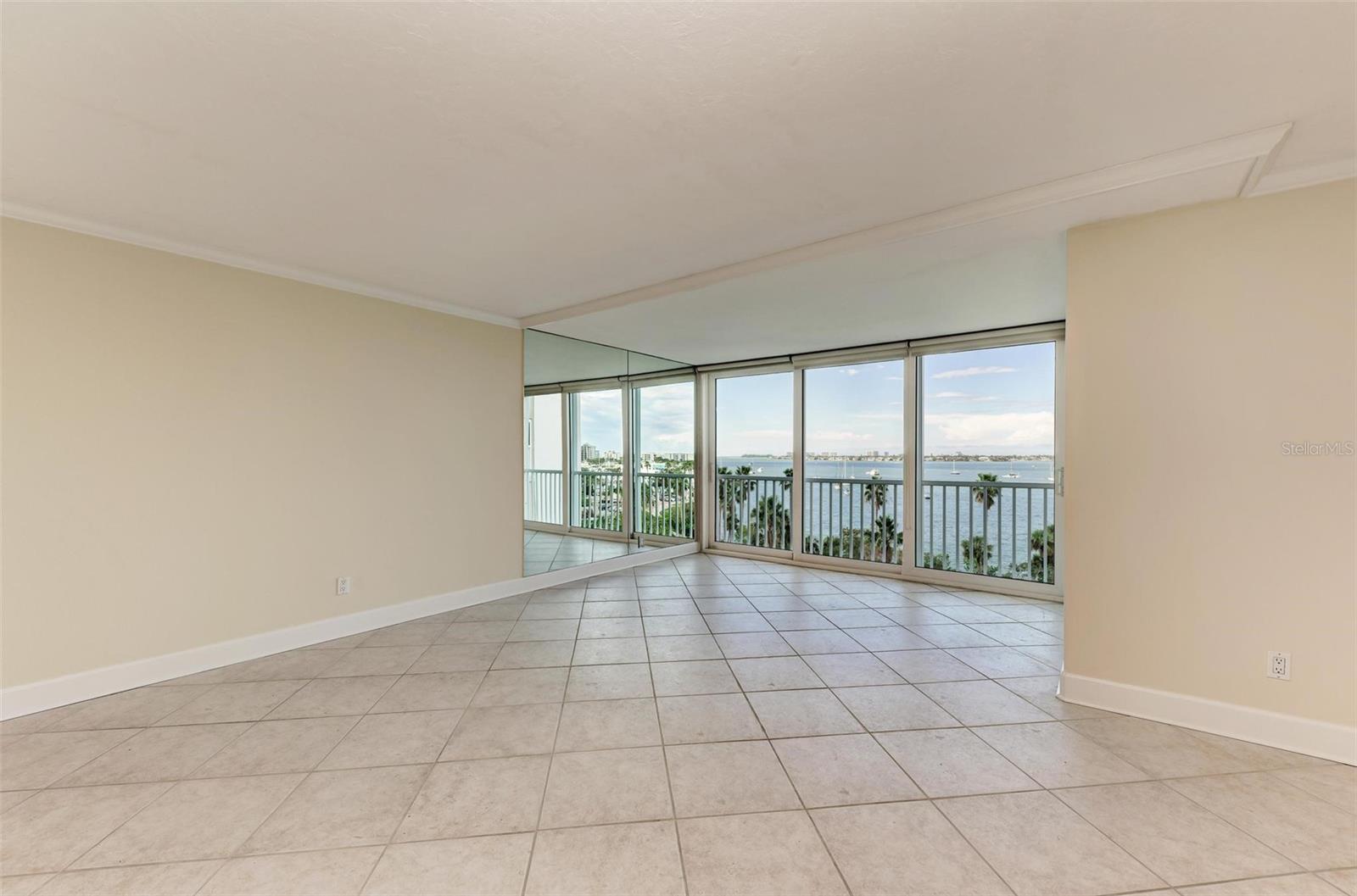 Image 23 of 53 For 435 Gulfstream Avenue 703