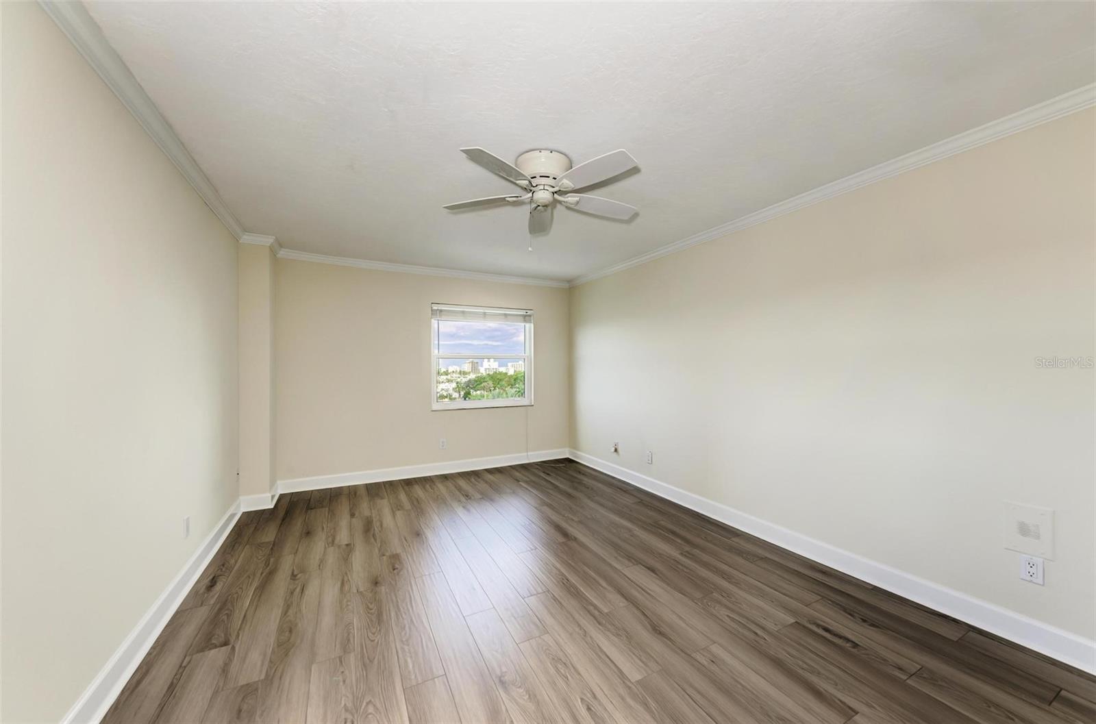 Image 24 of 53 For 435 Gulfstream Avenue 703