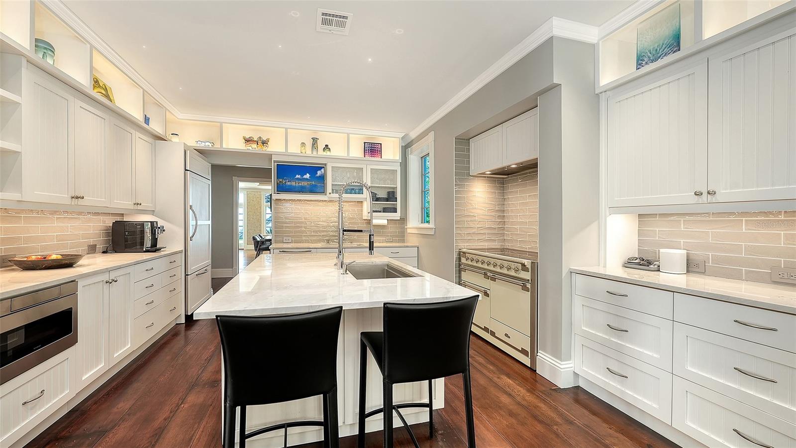 Image 21 of 67 For 4311 Bay Shore Road