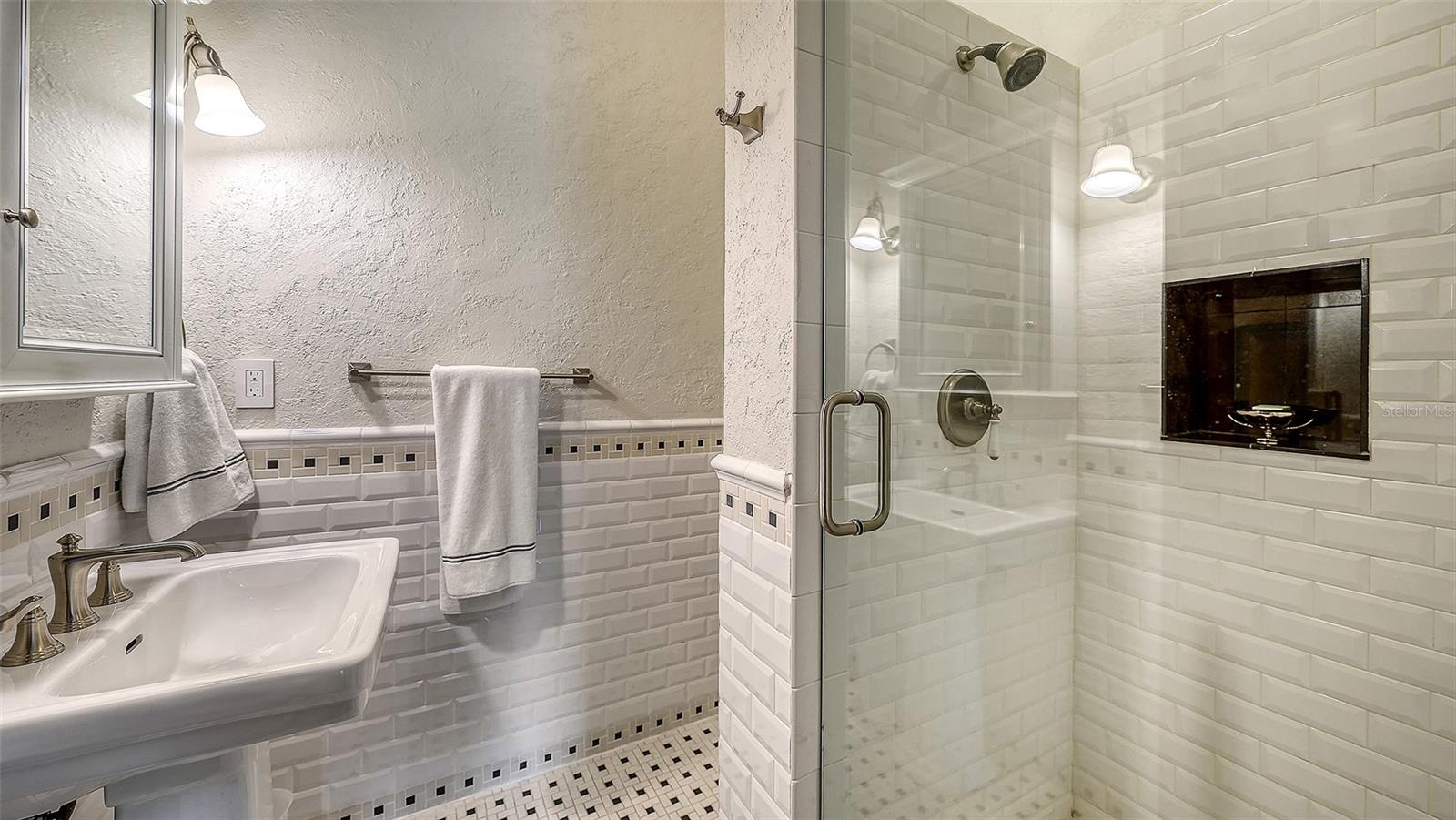 Image 32 of 67 For 4311 Bay Shore Road