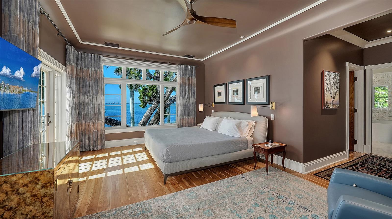 Image 36 of 67 For 4311 Bay Shore Road