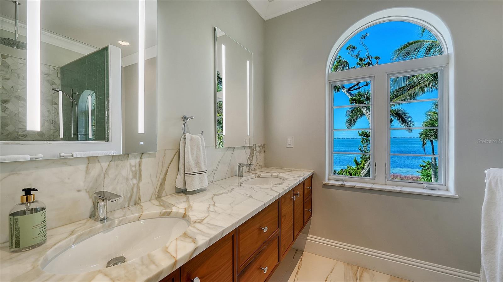 Image 38 of 67 For 4311 Bay Shore Road