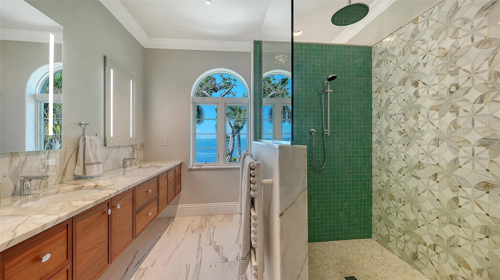 Image 39 of 67 For 4311 Bay Shore Road