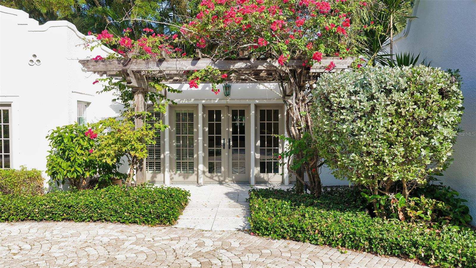 Image 40 of 67 For 4311 Bay Shore Road