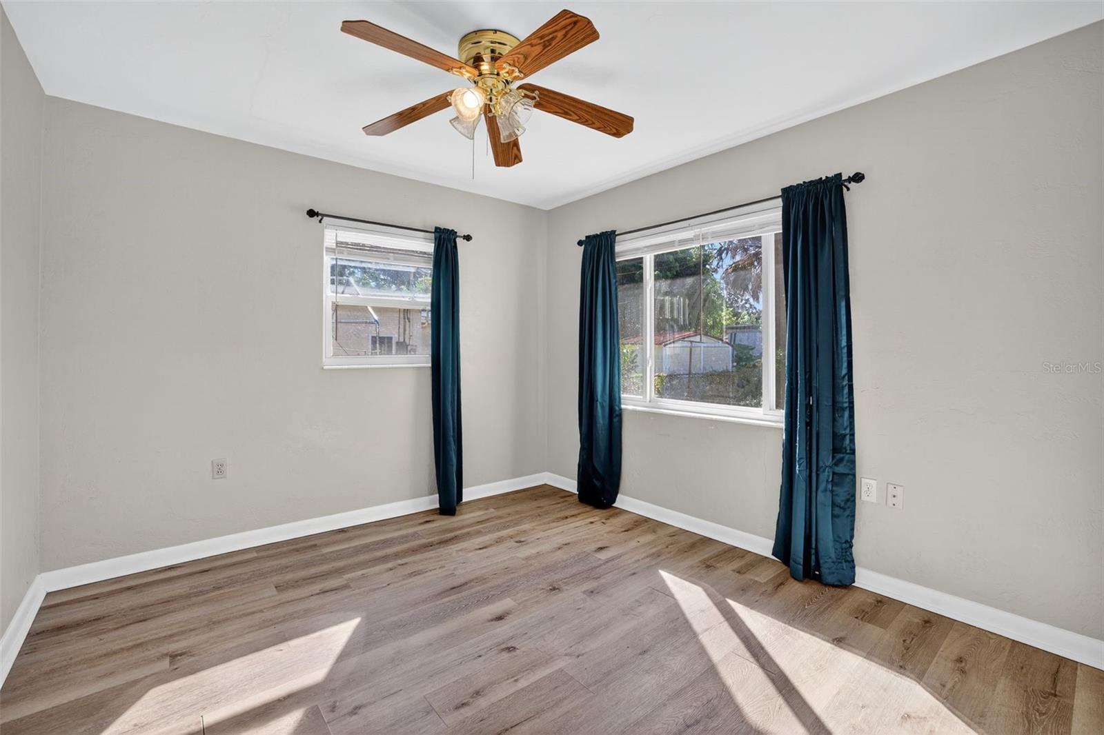 Image 10 of 34 For 6092 71st Avenue N