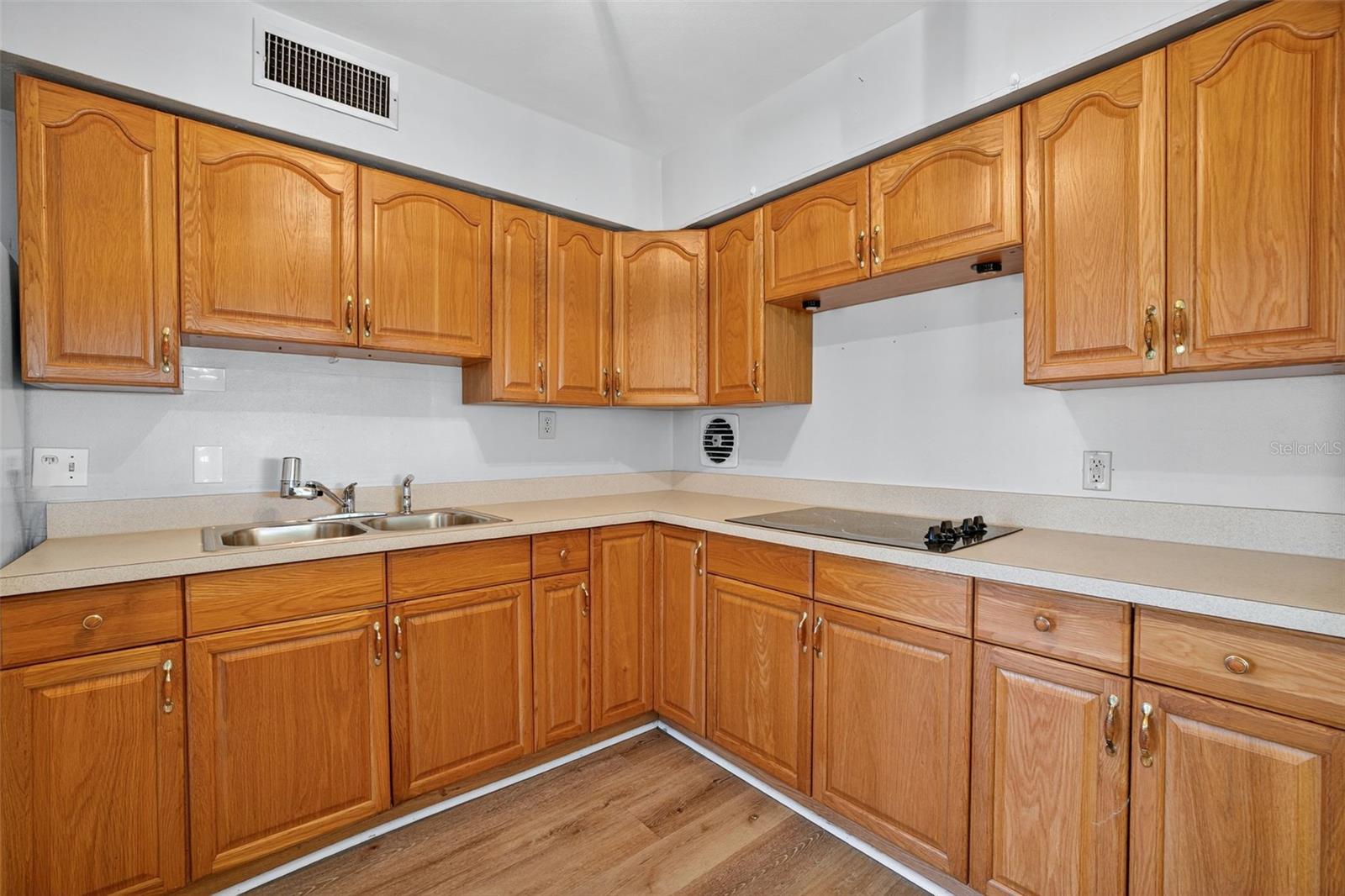 Image 18 of 34 For 6092 71st Avenue N