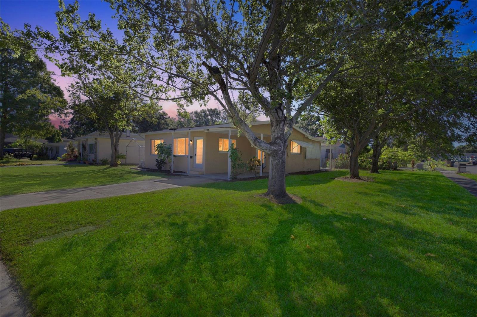 Image 2 of 34 For 6092 71st Avenue N