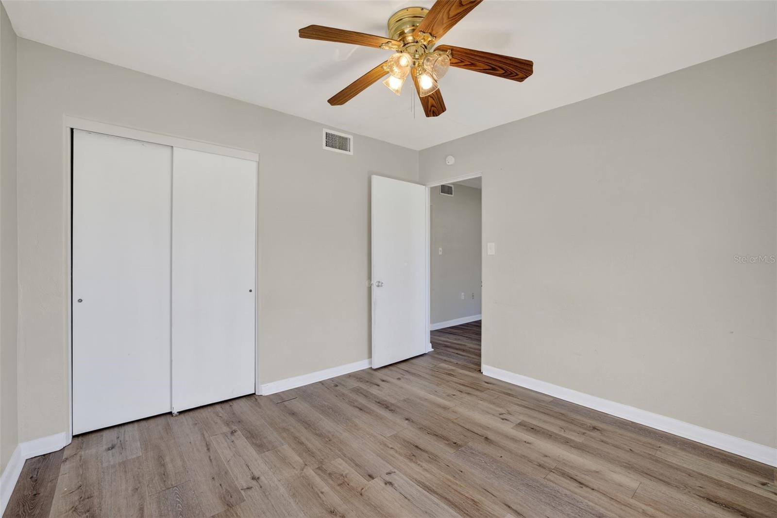 Image 21 of 34 For 6092 71st Avenue N