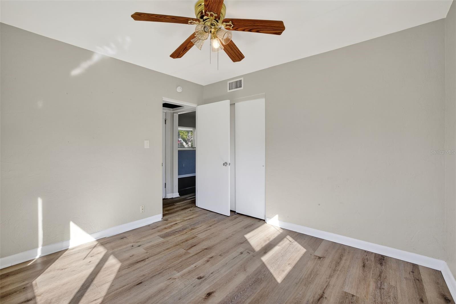 Image 23 of 34 For 6092 71st Avenue N