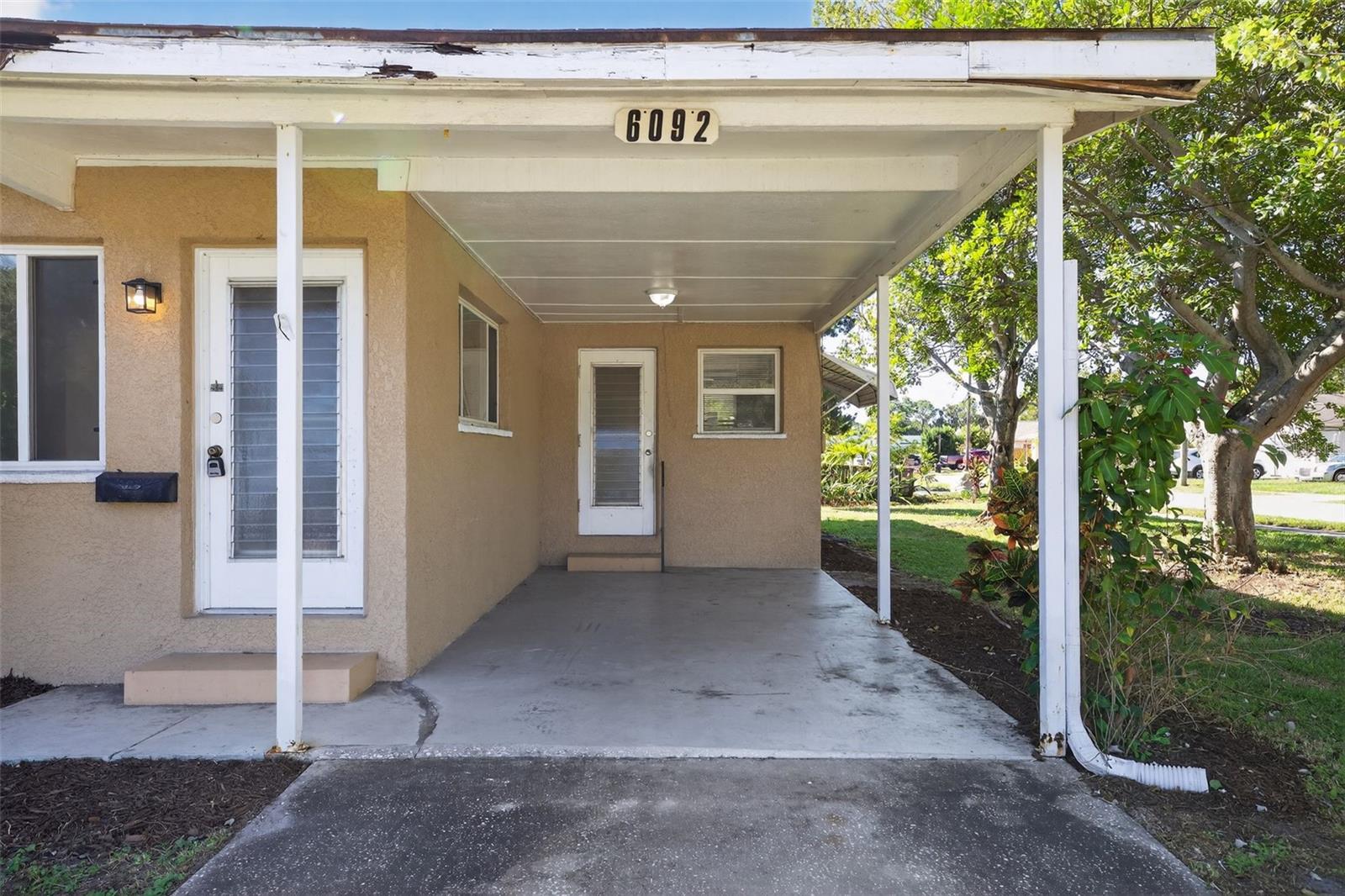 Image 3 of 34 For 6092 71st Avenue N