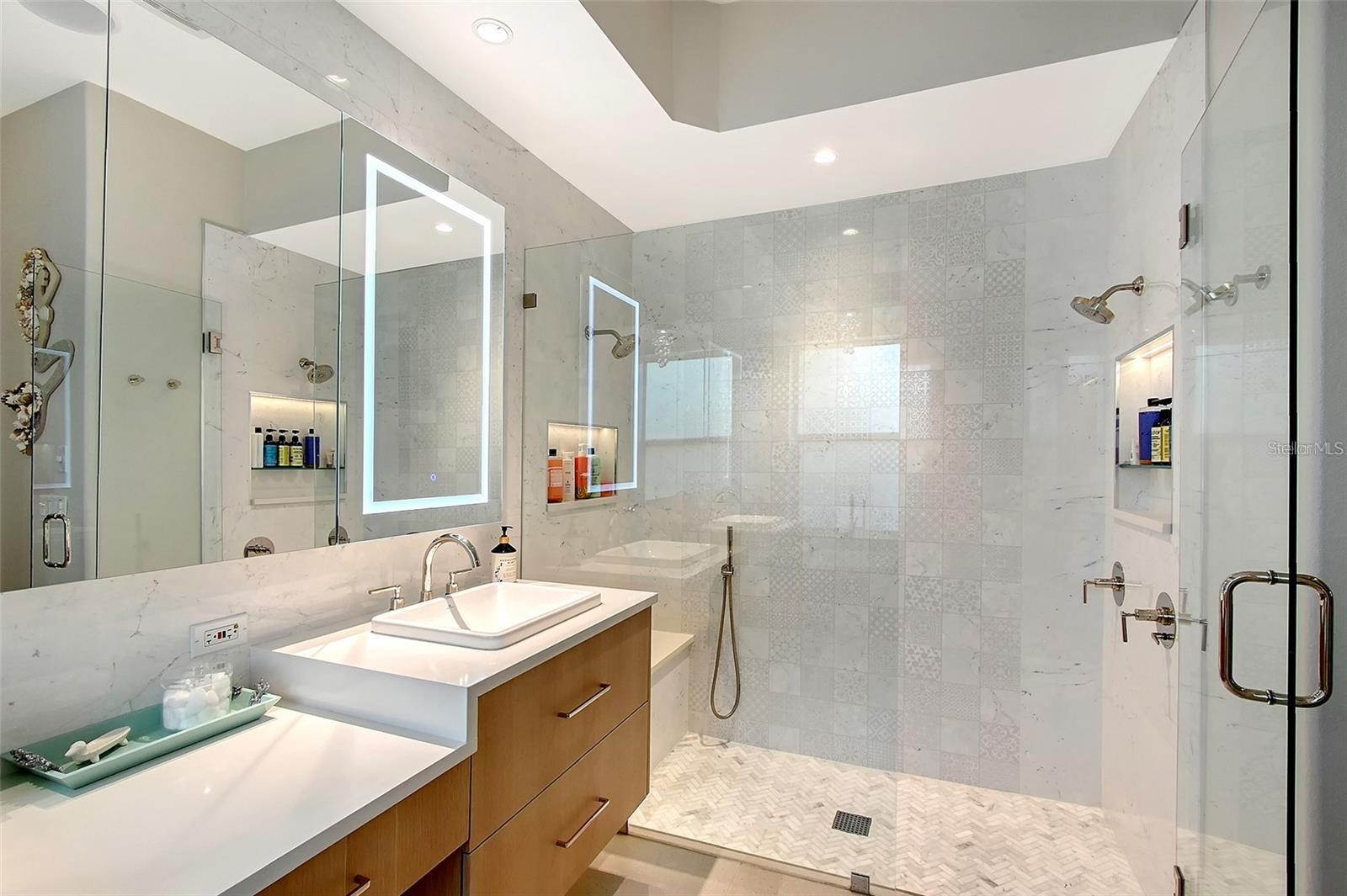 Image 20 of 42 For 3921 Maravic Place