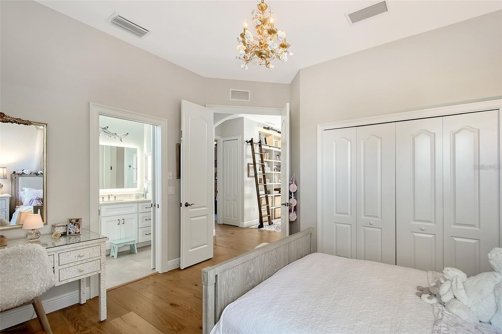 Image 28 of 42 For 3921 Maravic Place