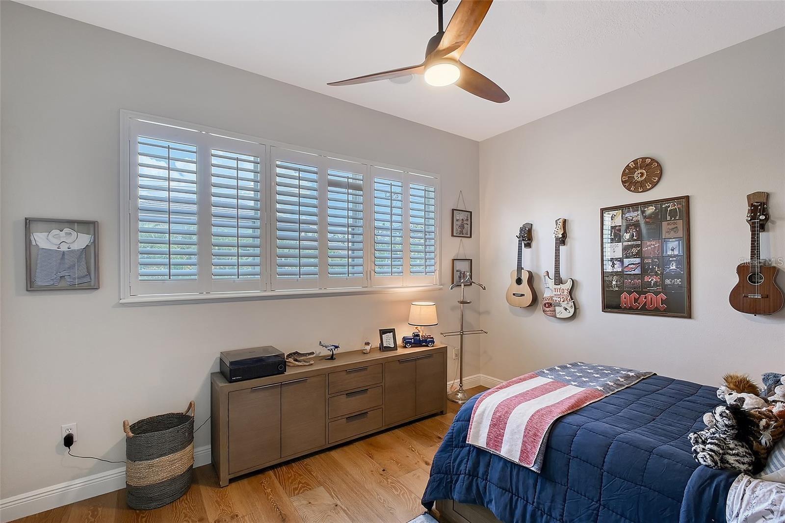 Image 30 of 42 For 3921 Maravic Place