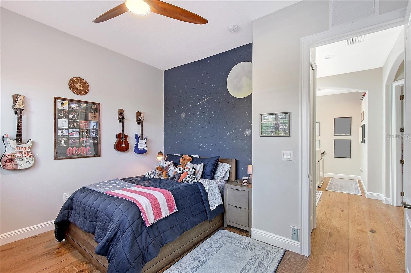 Image 32 of 42 For 3921 Maravic Place