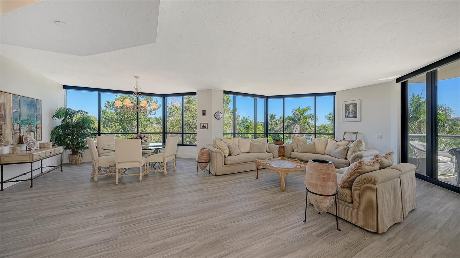 Image 4 of 36 For 1241 Gulf Of Mexico Drive 207 S