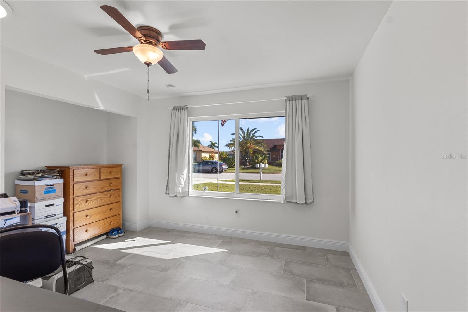 Image 19 of 54 For 13384 Darnell Avenue