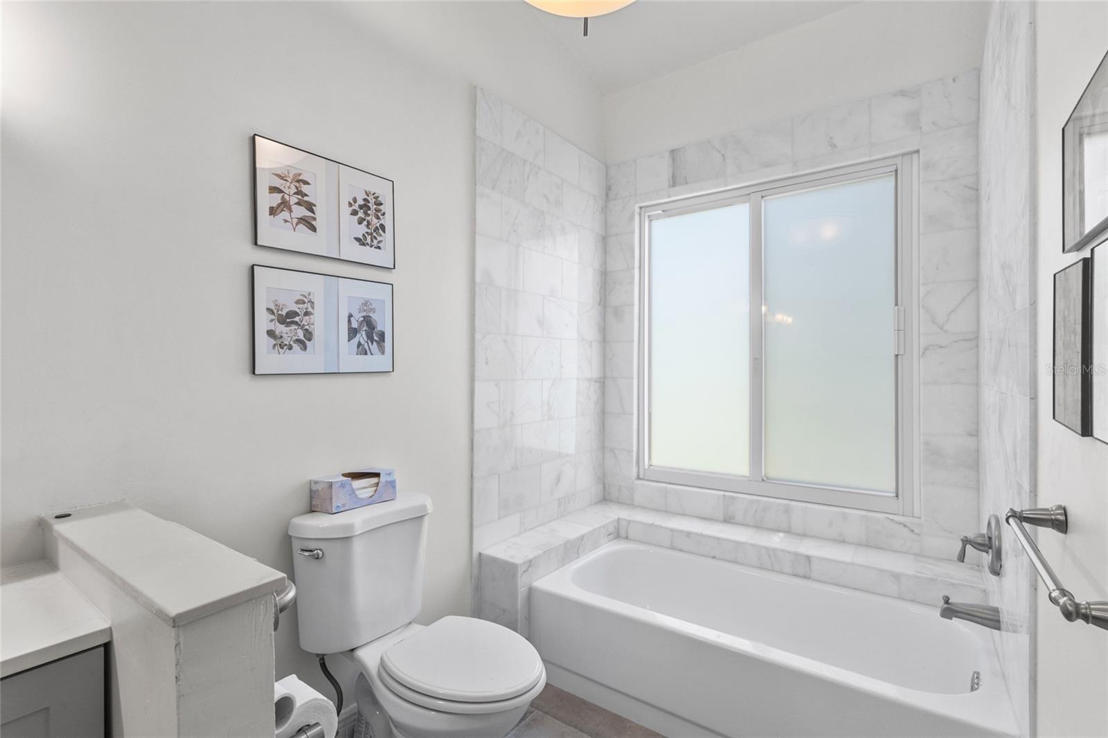 Image 24 of 54 For 13384 Darnell Avenue