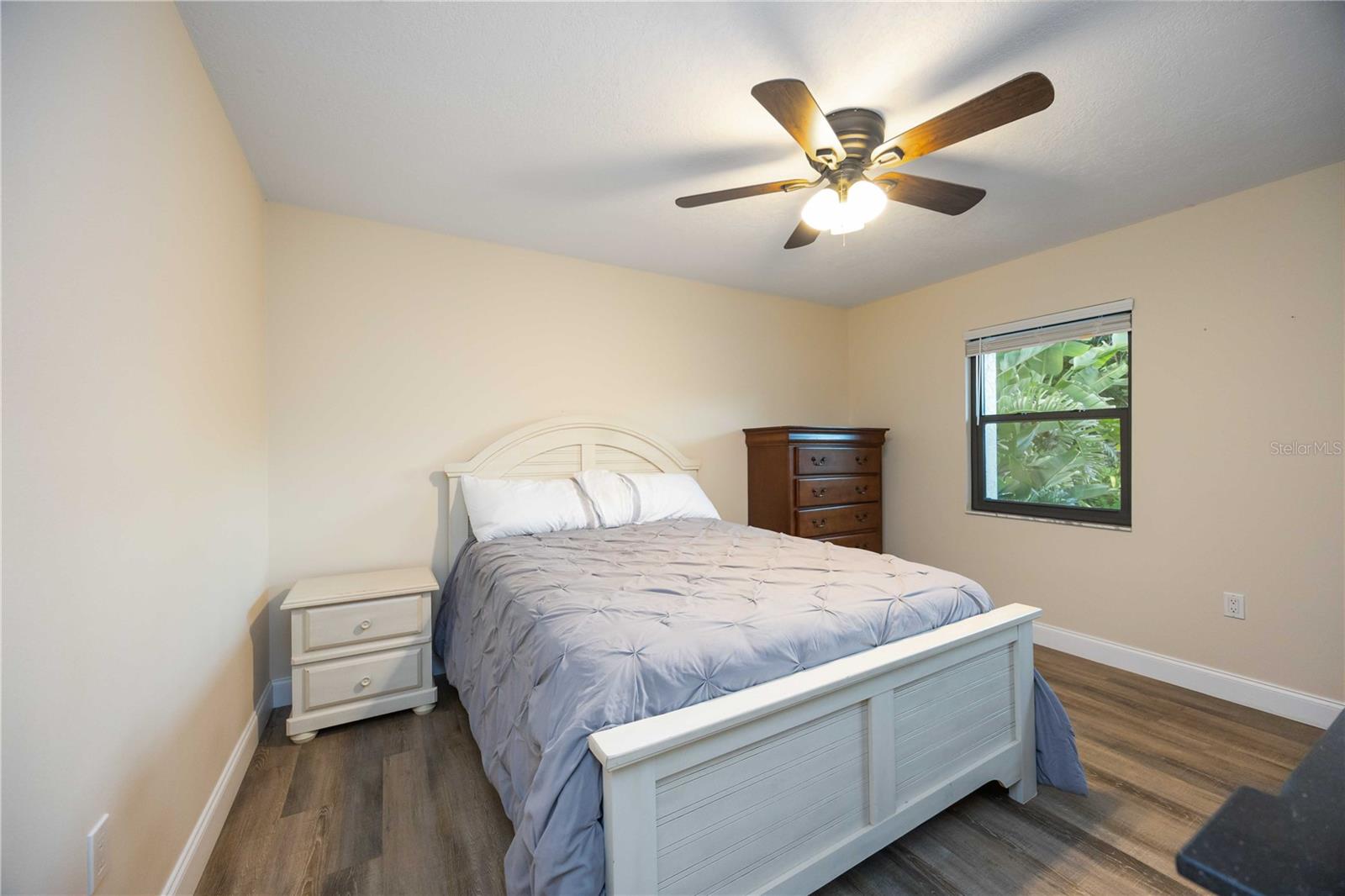 Image 27 of 94 For 635 Tropical Circle