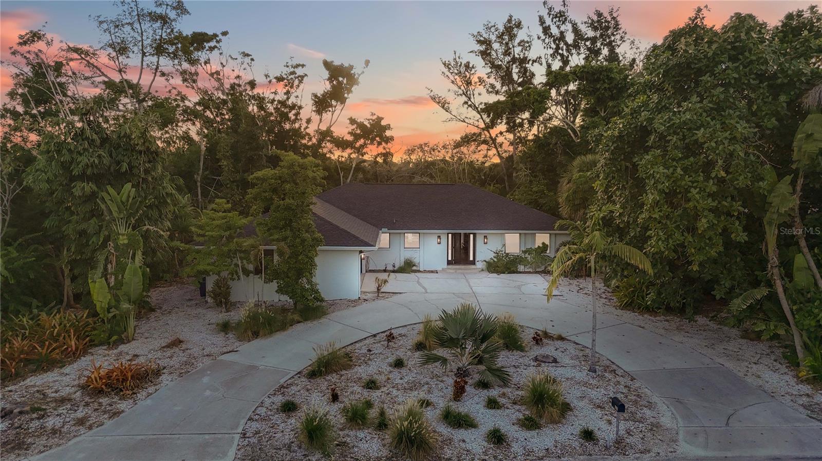 Image 39 of 94 For 635 Tropical Circle