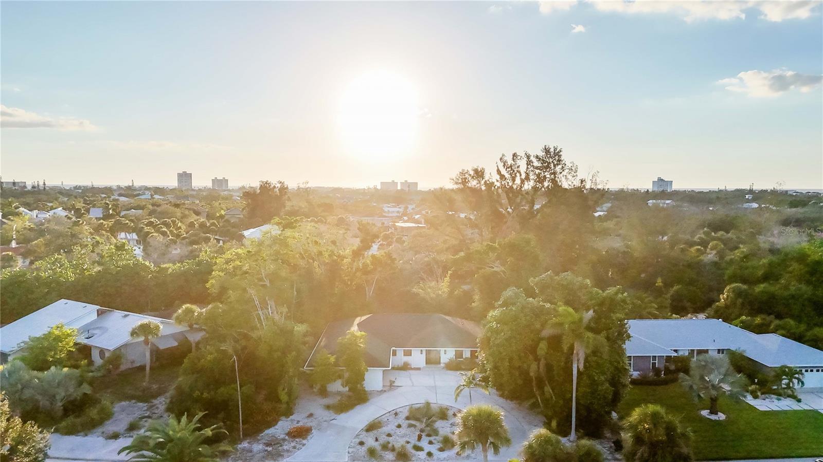 Image 47 of 94 For 635 Tropical Circle