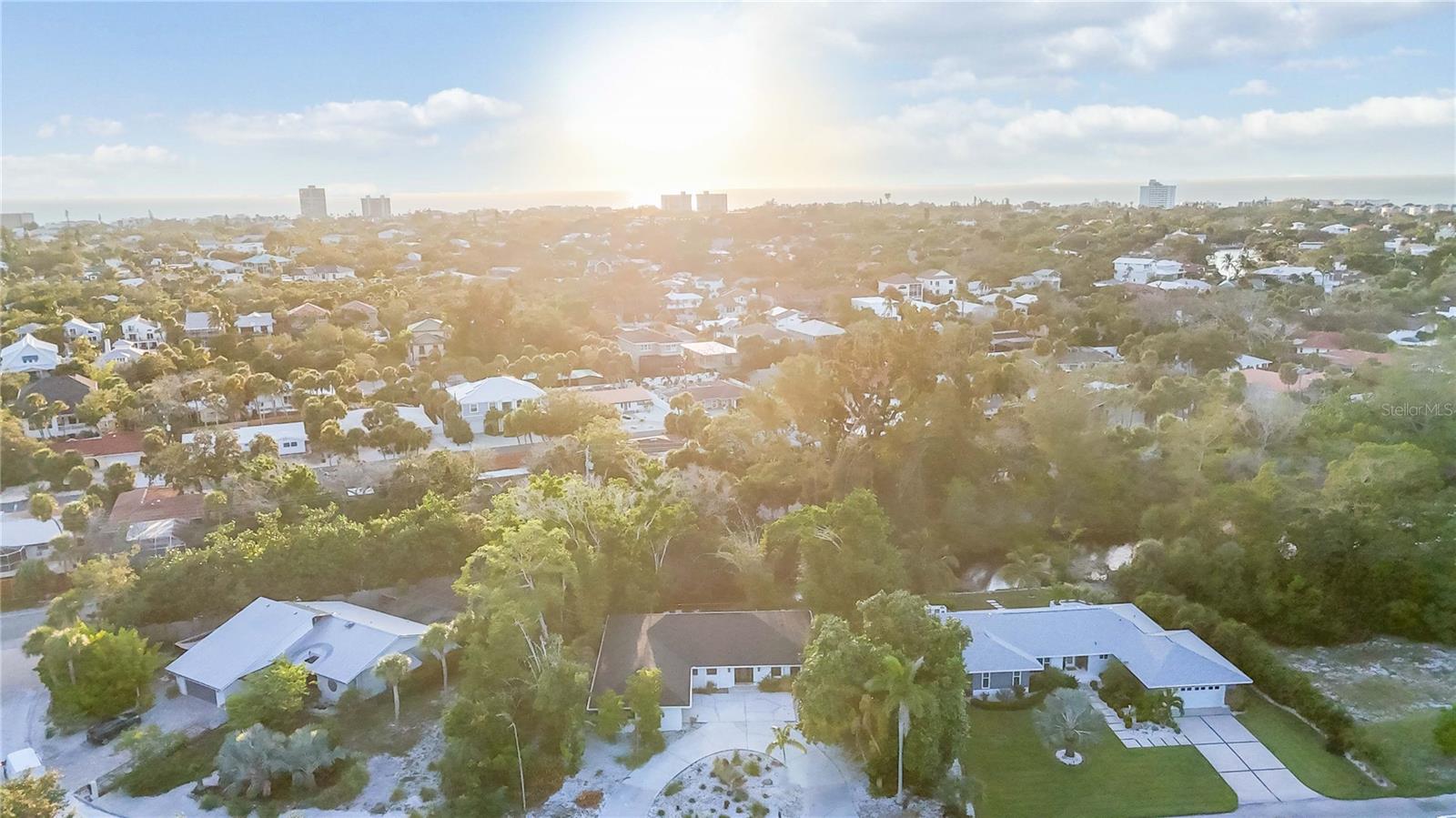 Image 51 of 94 For 635 Tropical Circle