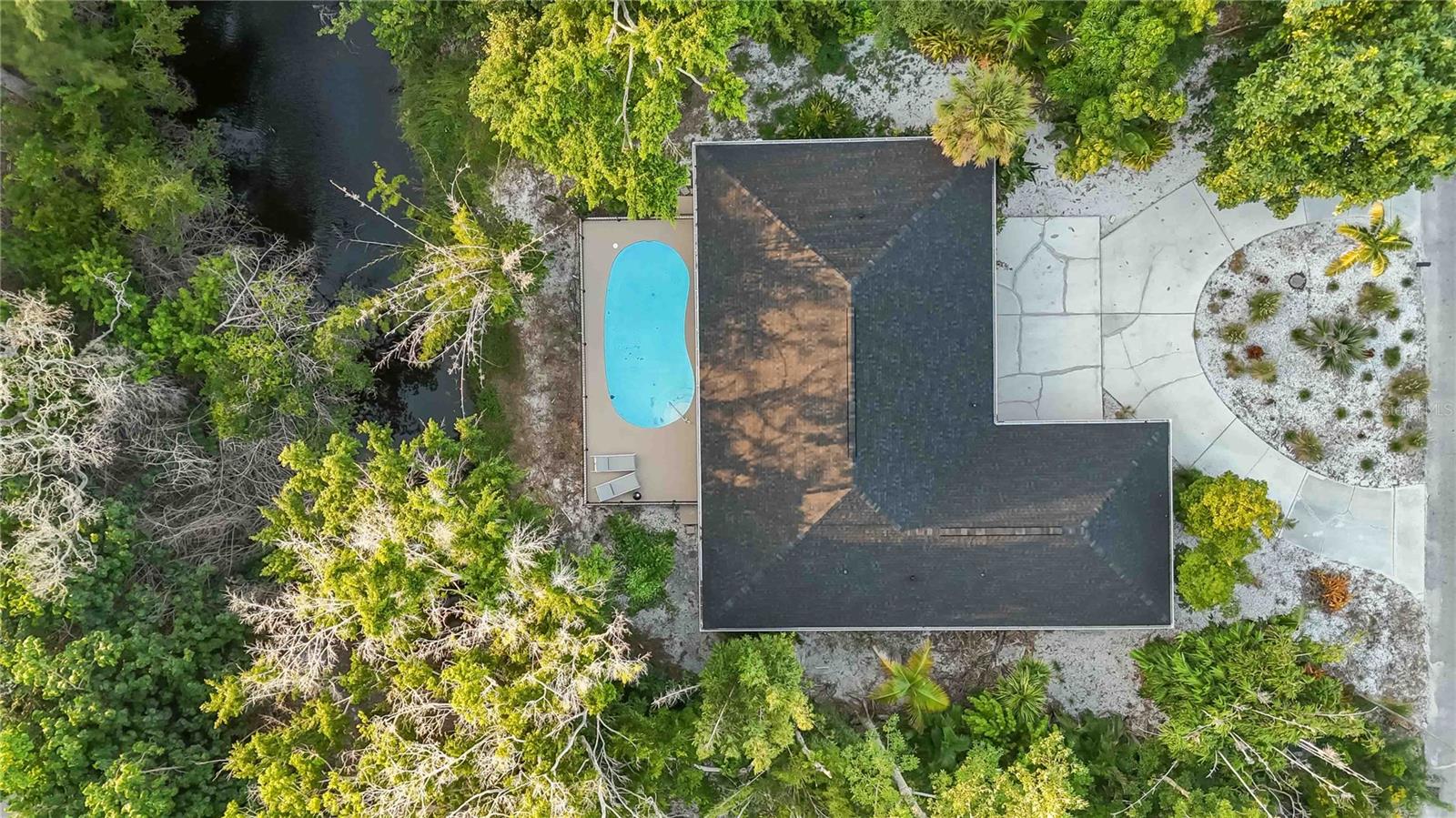 Image 52 of 94 For 635 Tropical Circle