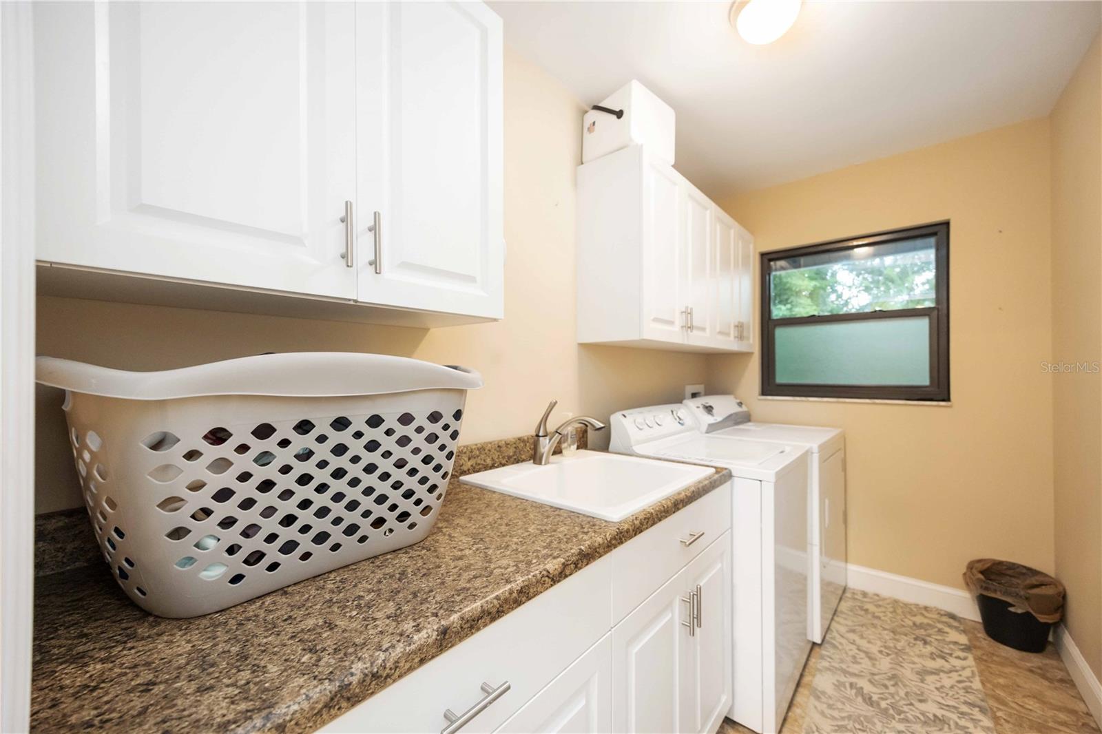 Image 68 of 94 For 635 Tropical Circle