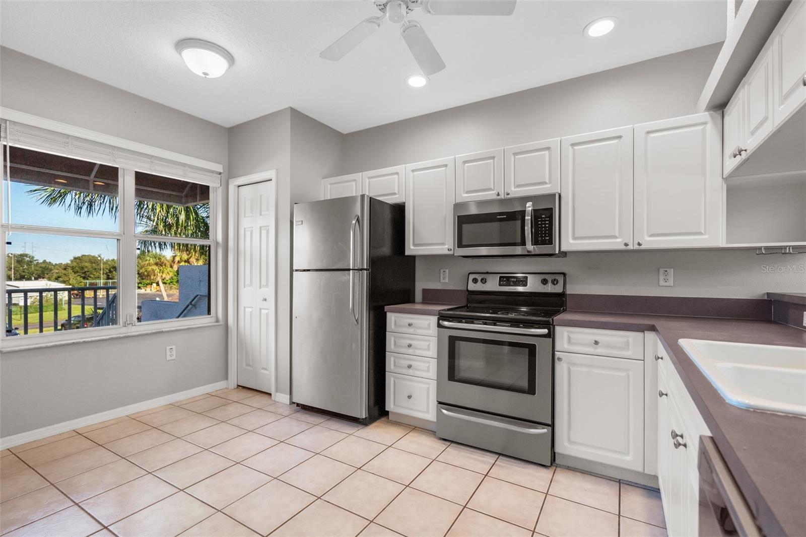 Image 11 of 36 For 1400 Water View Drive W 202
