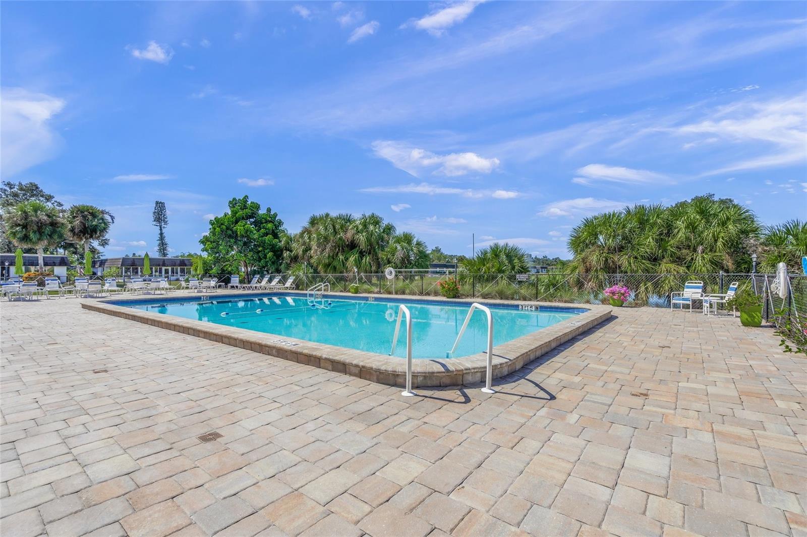 Image 40 of 41 For 1325 Glen Oaks Drive E 133