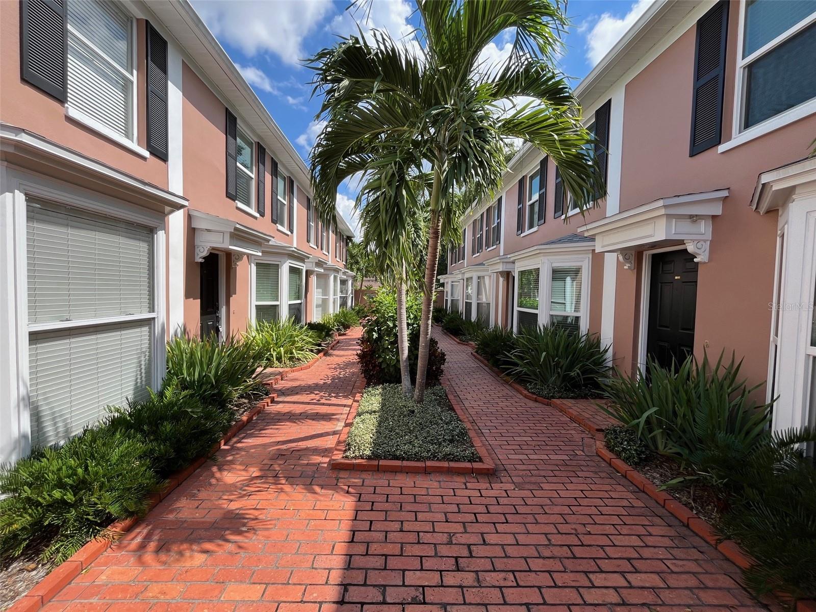 Details for 301 Bungalow Park Avenue B, TAMPA, FL 33609