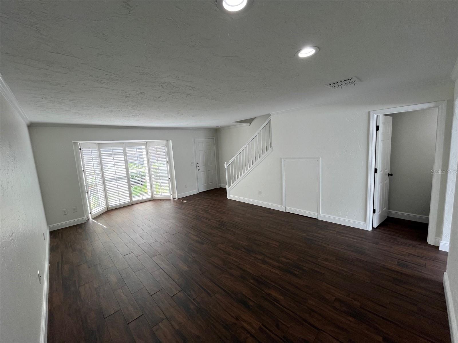 Image 2 of 17 For 301 Bungalow Park Avenue B